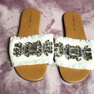NWOT Size 9W In Every Story Penningtons Blinged out flip flop